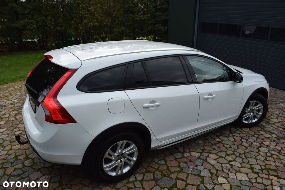 Volvo V60 Cross Country - 13