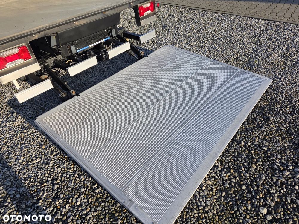 Iveco 35C17 35-170 3,0 HPI 170 KONNY KONTENER 4,2M WINDA CHŁODNIA CARRIER MROŻNIA ZASILANIE ZEWNĘTRZNE KLIMA BLIŻNIAKI DO 3,5T HIMATIC 8 BIEGOWY WEBASTO - 31