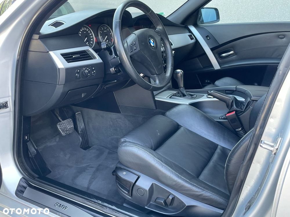 BMW Seria 5 525i - 27