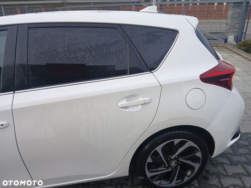 Toyota Auris 1.6 D-4D Prestige - 5