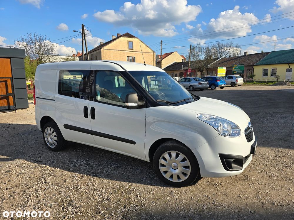 Opel COMBO - 1