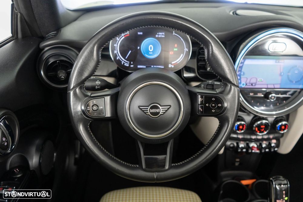 MINI Cabrio Cooper Auto - 27