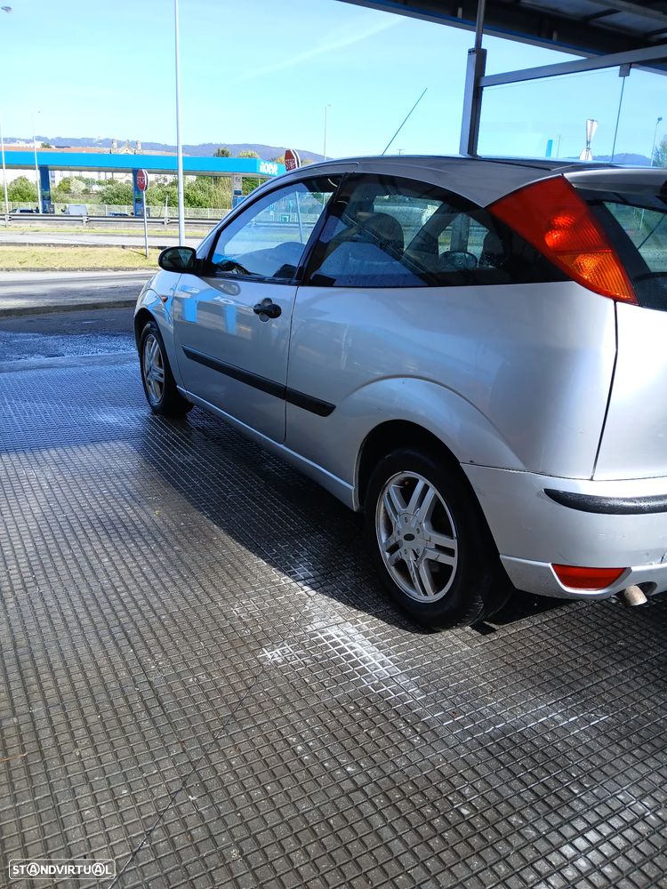 Ford Focus 1.8 TDCi Trend - 10