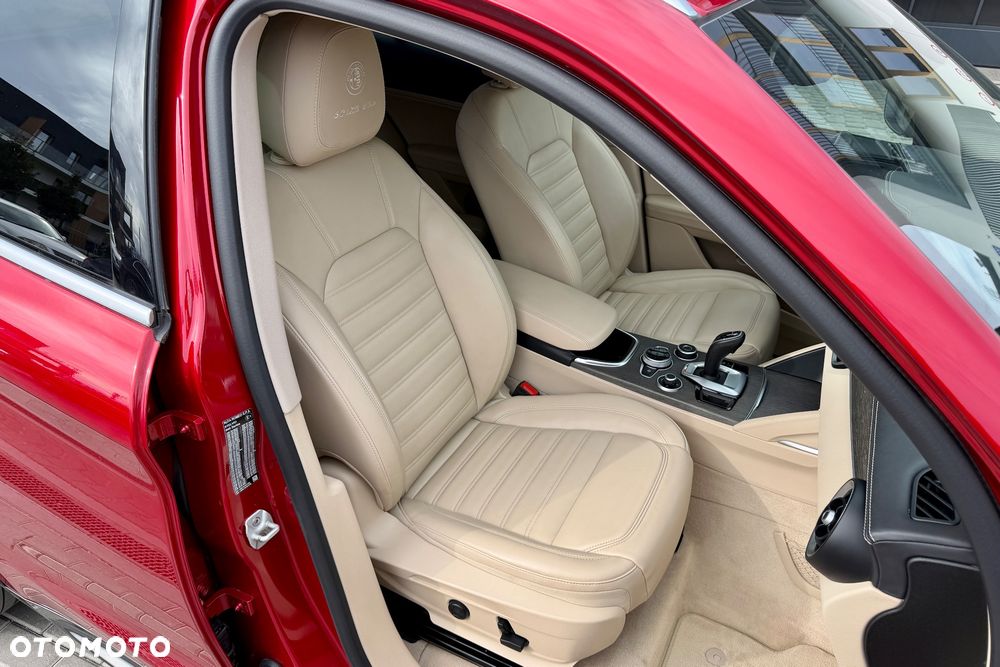 Alfa Romeo Stelvio 2.0 Turbo 6C Villa D'este Q4 - 17