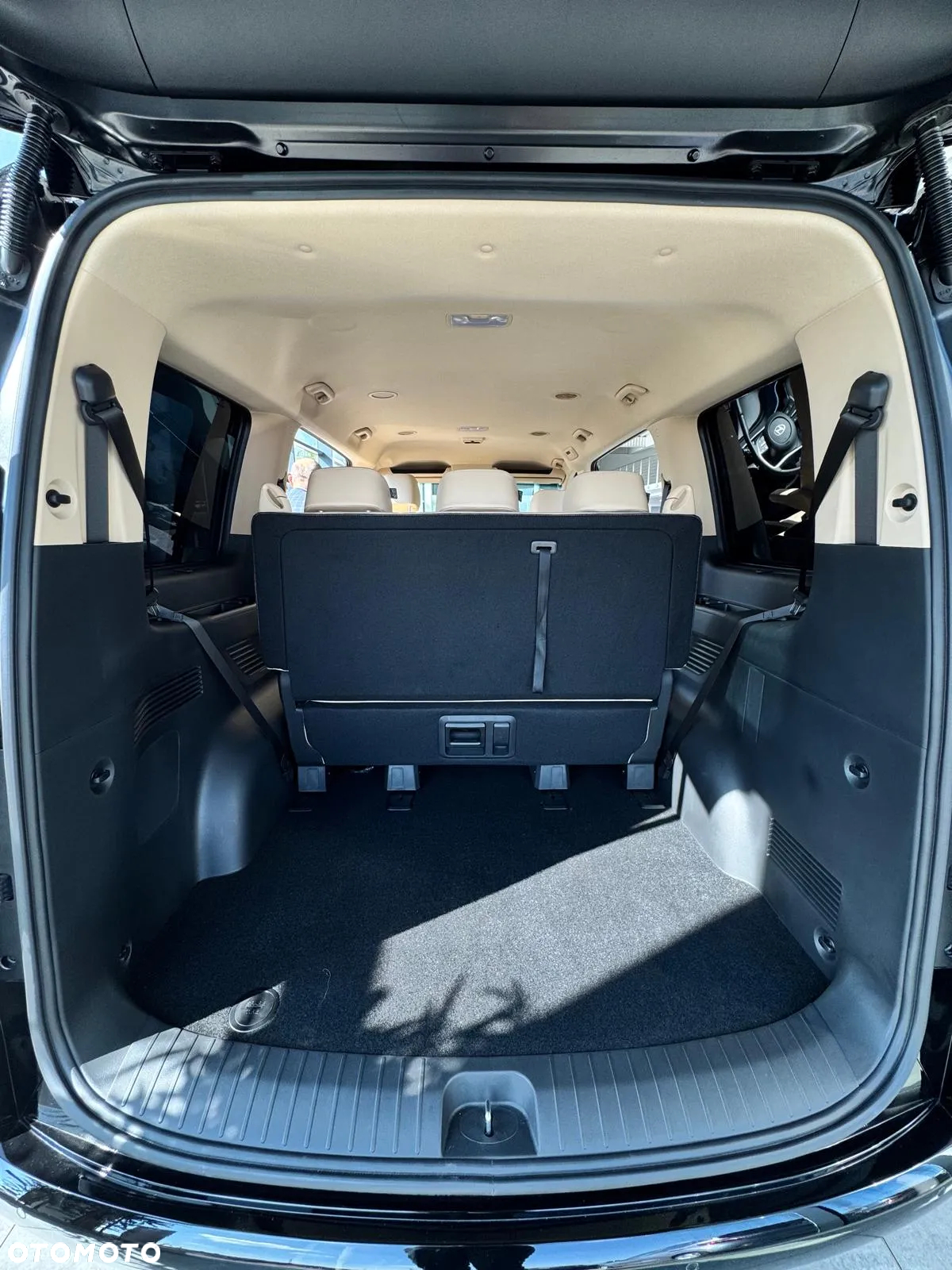 Hyundai Staria 1.6 T-GDI HEV Smart VIP - 28