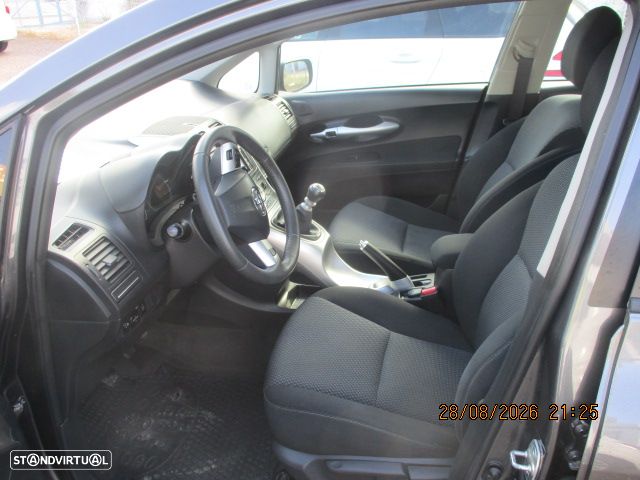 Toyota Auris 1.33 VVT-i ACtive - 8