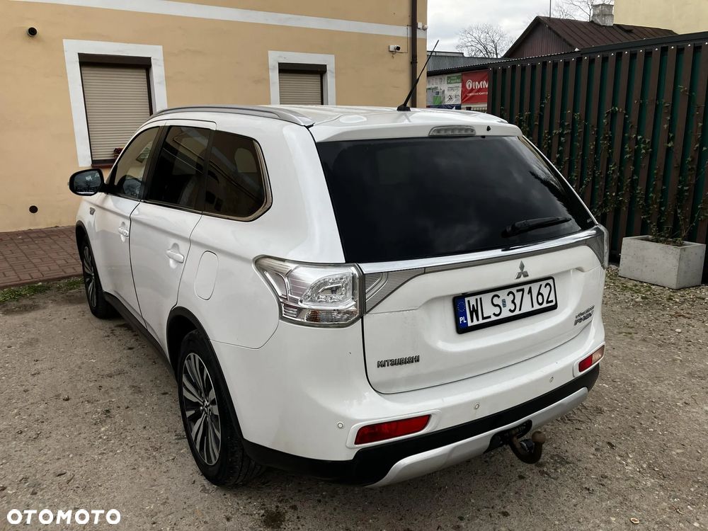 Mitsubishi Outlander 2.0 4WD Plus - 3