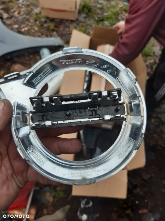 Znaczek emblemat S-60 V-60 S-90 V-90 Cross Country XC-40 XC-60 II XC-90 II 31383645 - 2
