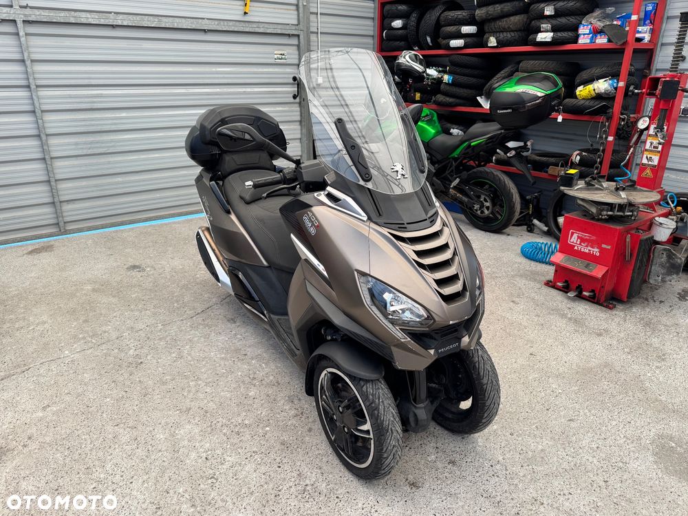 Peugeot Metropolis - 1