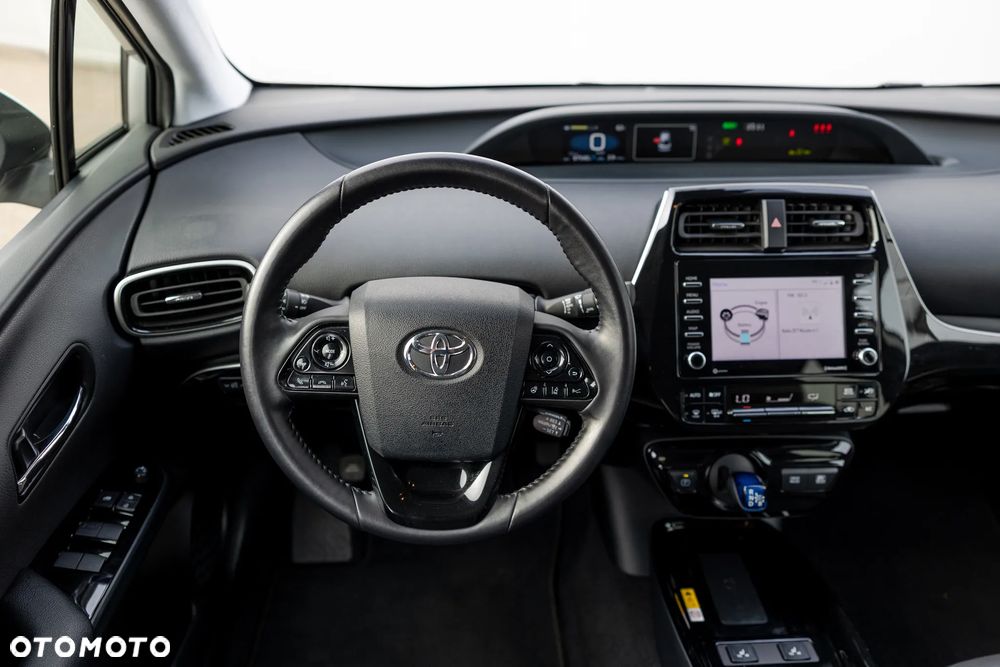 Toyota Prius (Hybrid) Executive - 20