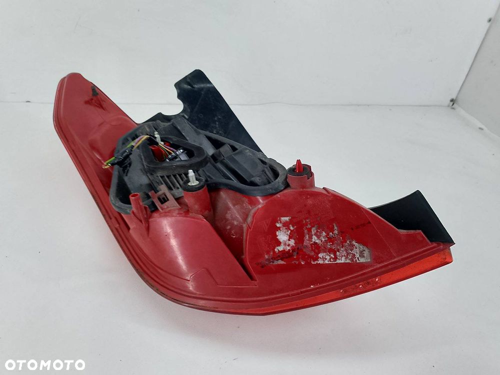 LAMPA TYLNA PRAWA PEUGEOT 308 9680425680 HATCHBACK - 6
