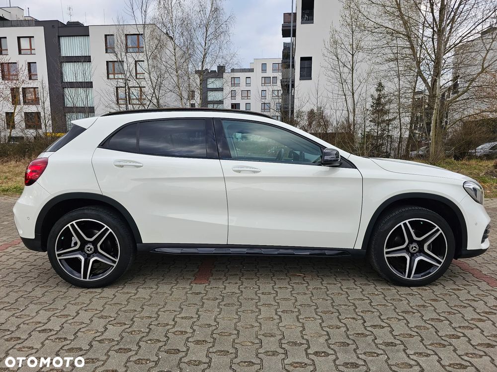 Mercedes-Benz GLA 200 7G-DCT AMG Line - 7