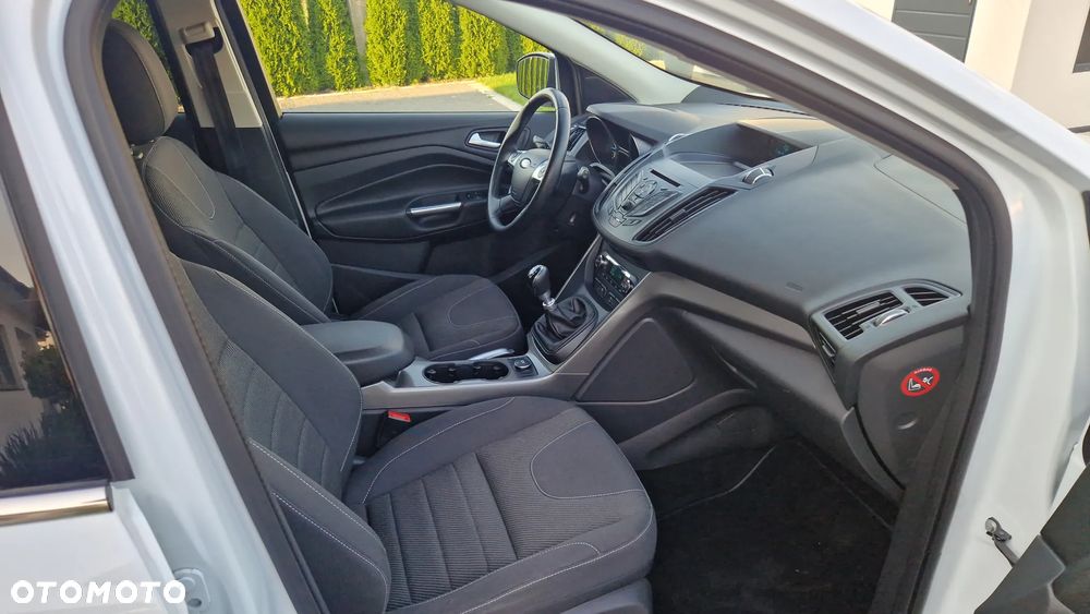 Ford Kuga 2.0 TDCi 2x4 Titanium - 8