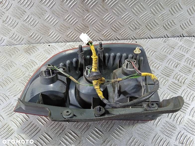 LAMPA LEWA TYLNA MITSUBISHI SPACE STAR - 2
