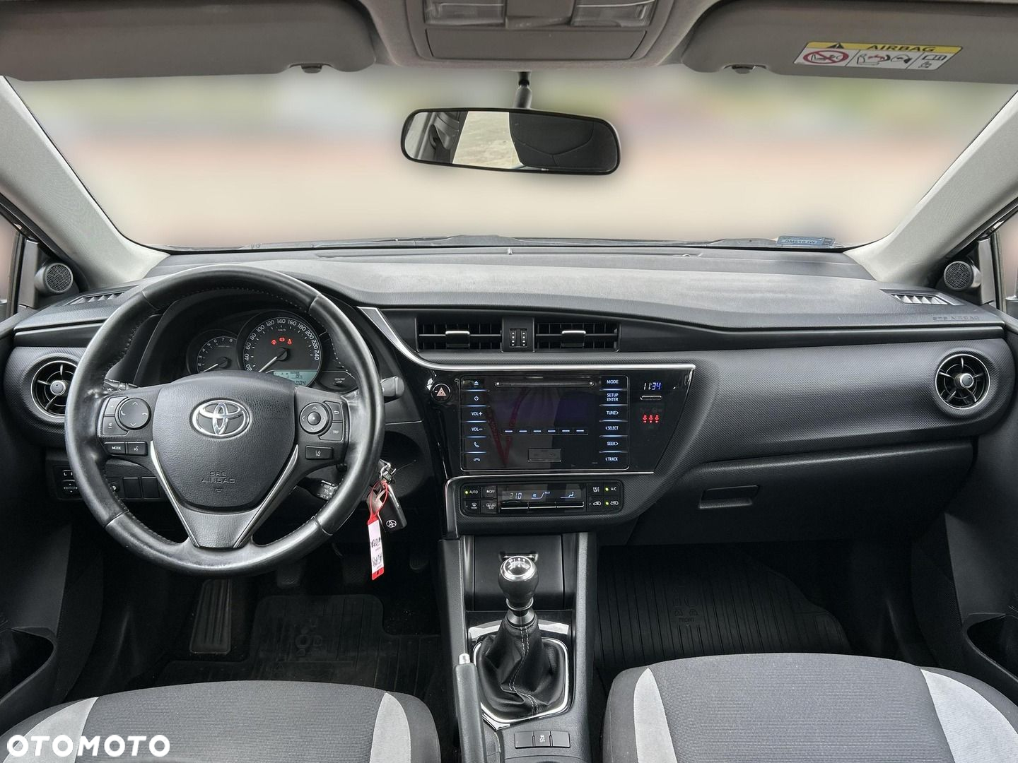 Toyota Auris - 11