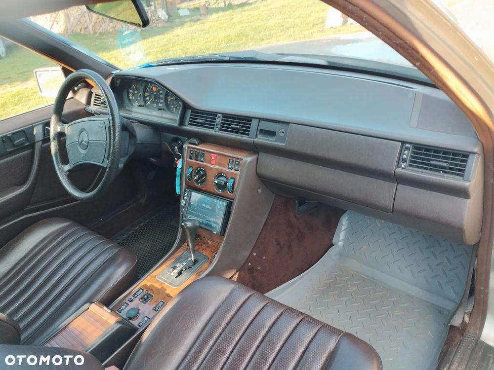 Mercedes-Benz W124 (1984-1993) - 22