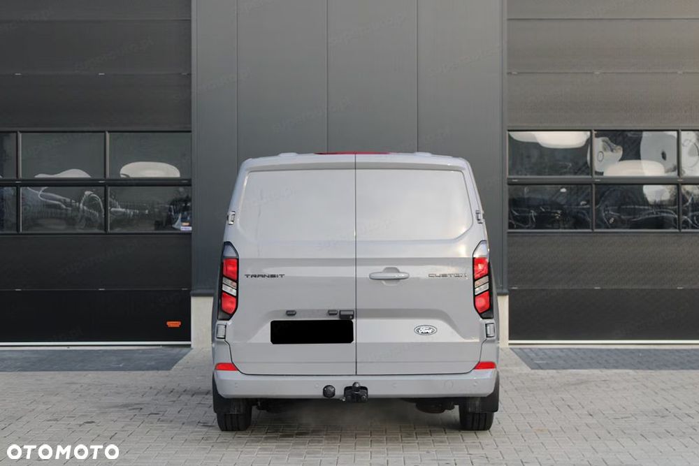 Ford Transit Custom 320 L2H1 Limited A8 2.0 170KM - 4