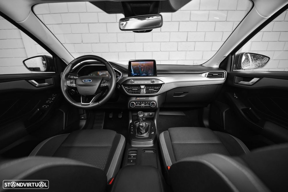 Ford Focus 1.0 EcoBoost MHEV Titanium - 34