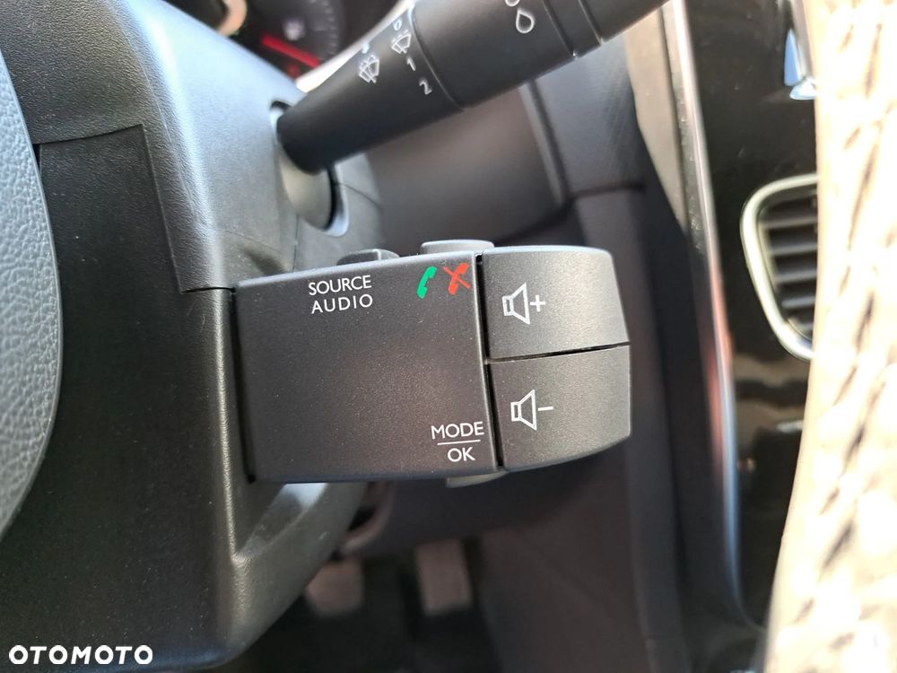 Renault Clio 0.9 TCe Limited - 22
