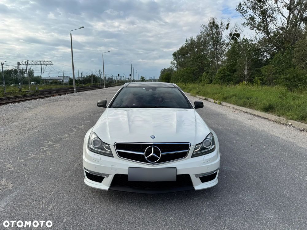 Mercedes-Benz Klasa C 63 AMG - 2