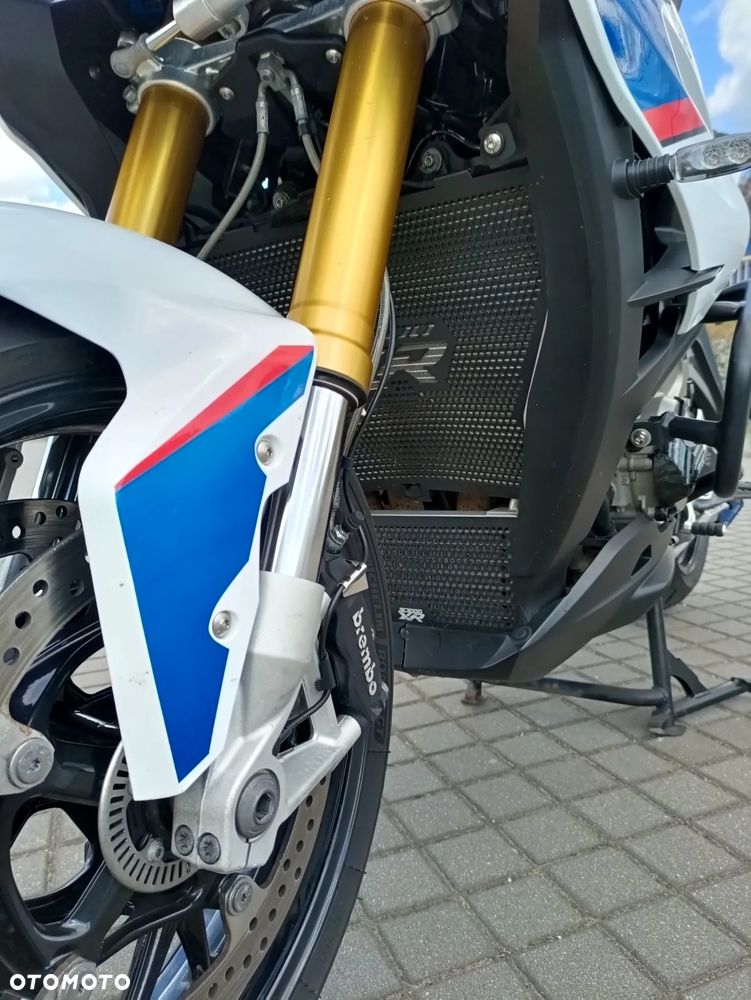 BMW XR - 9
