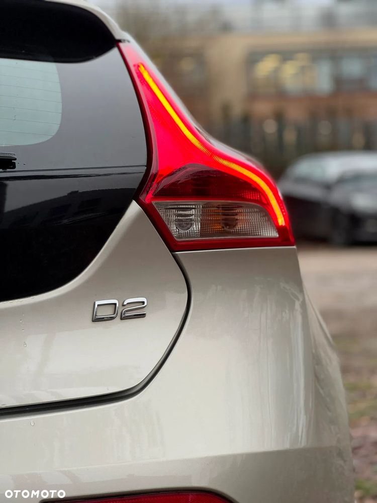 Volvo V40 D2 Momentum - 17