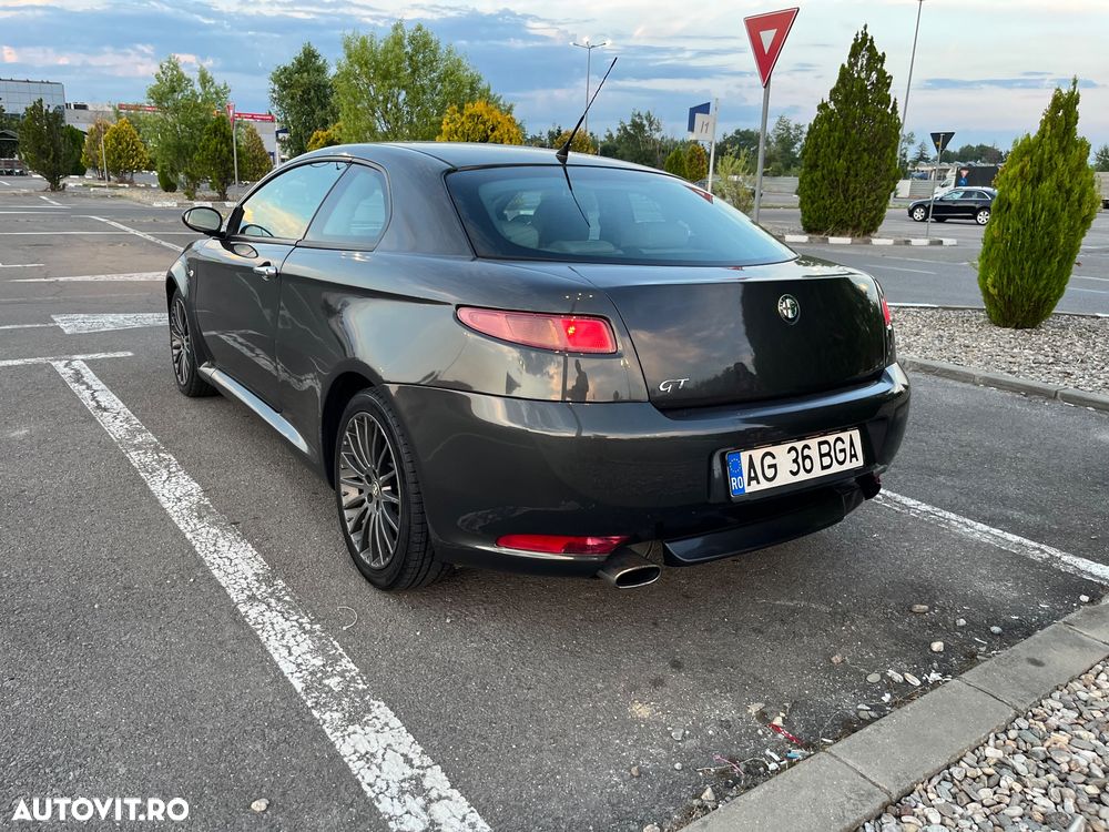 Alfa Romeo GT - 8