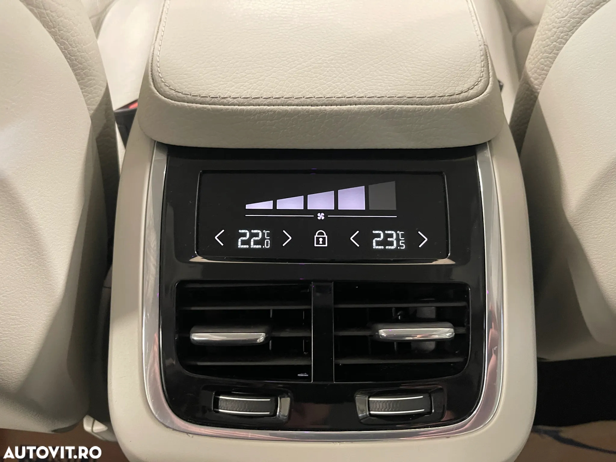Volvo XC 90 T8 eAWD Momentum Pro - 20