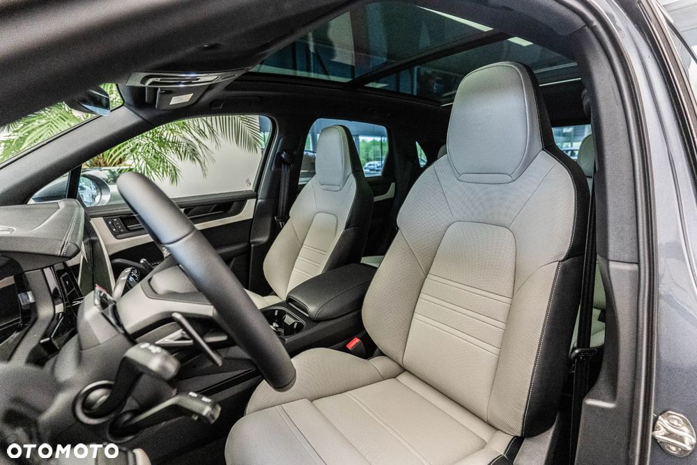 Porsche Cayenne E-Hybrid PHEV Black Edition - 9