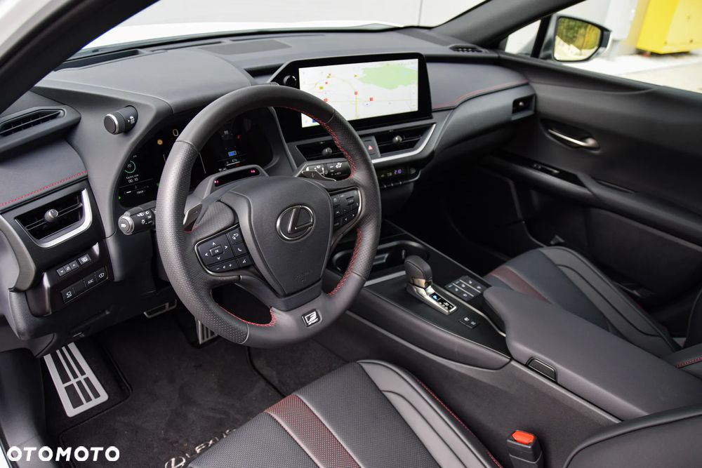 Lexus UX 300h F Sport - 3