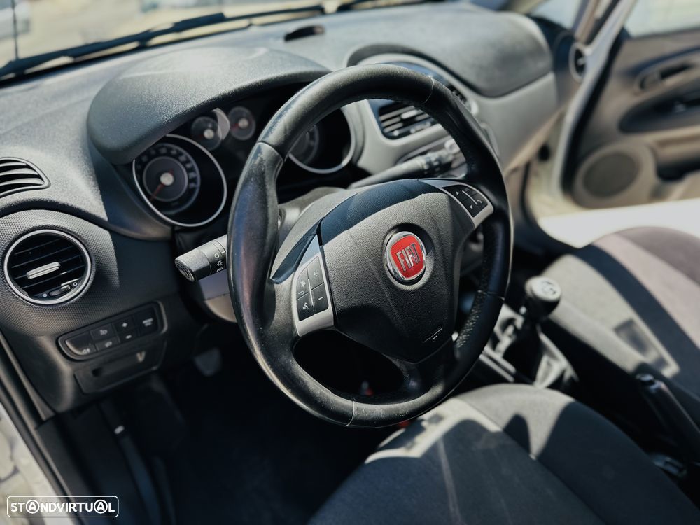 Fiat Punto 1.2 Lounge S&S - 24
