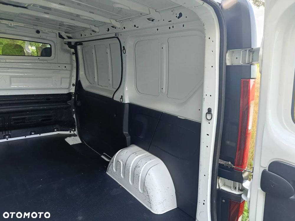 Opel Vivaro - 22