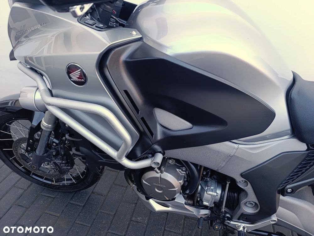 Honda VFR - 13