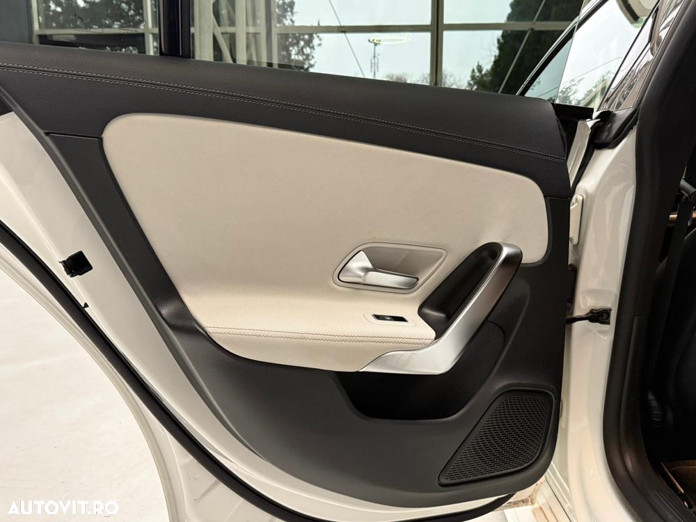 Mercedes-Benz CLA 220 4Matic 7G-DCT AMG Line - 32