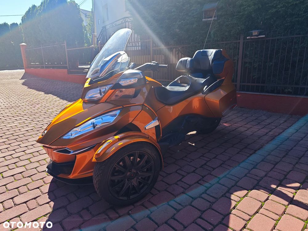 Can-Am Spyder - 17