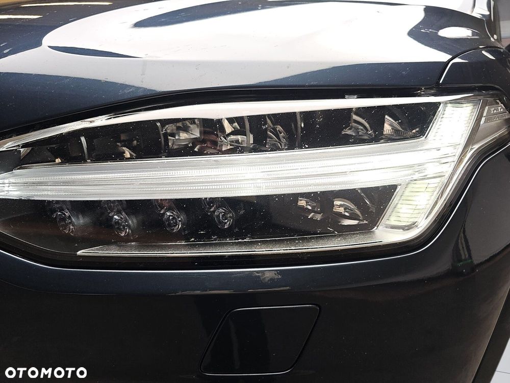 Volvo XC 90 - 32