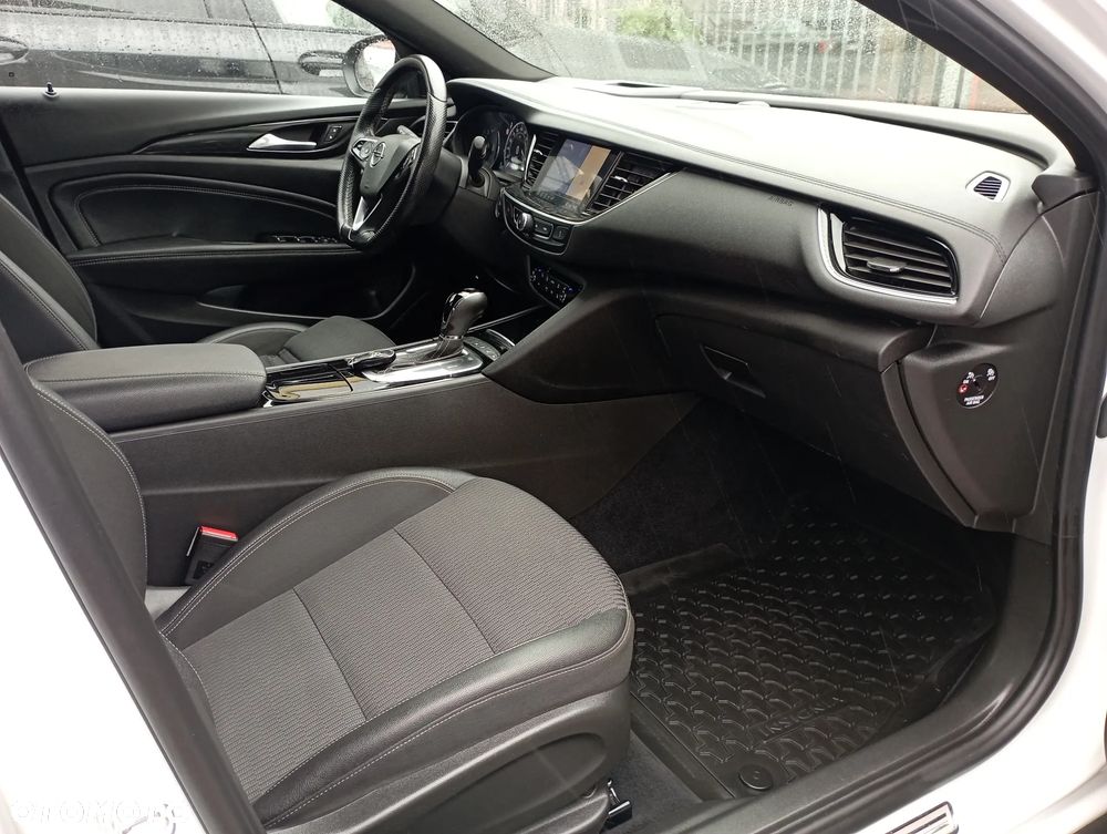 Opel Insignia CT 1.5 T Exclusive S&S - 13