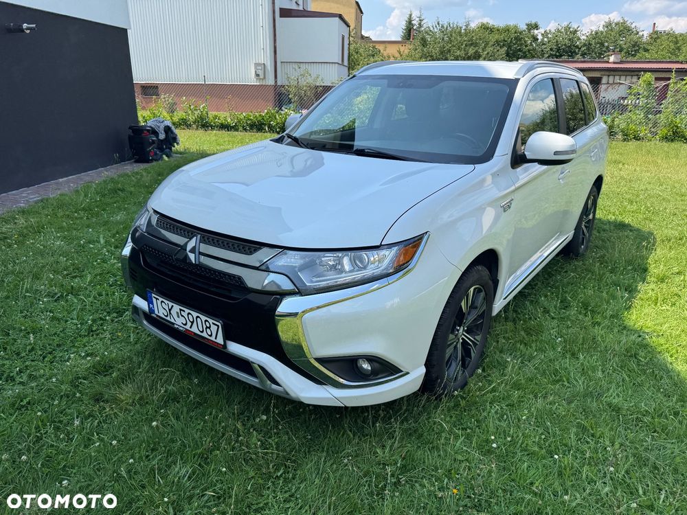 Mitsubishi Outlander - 1