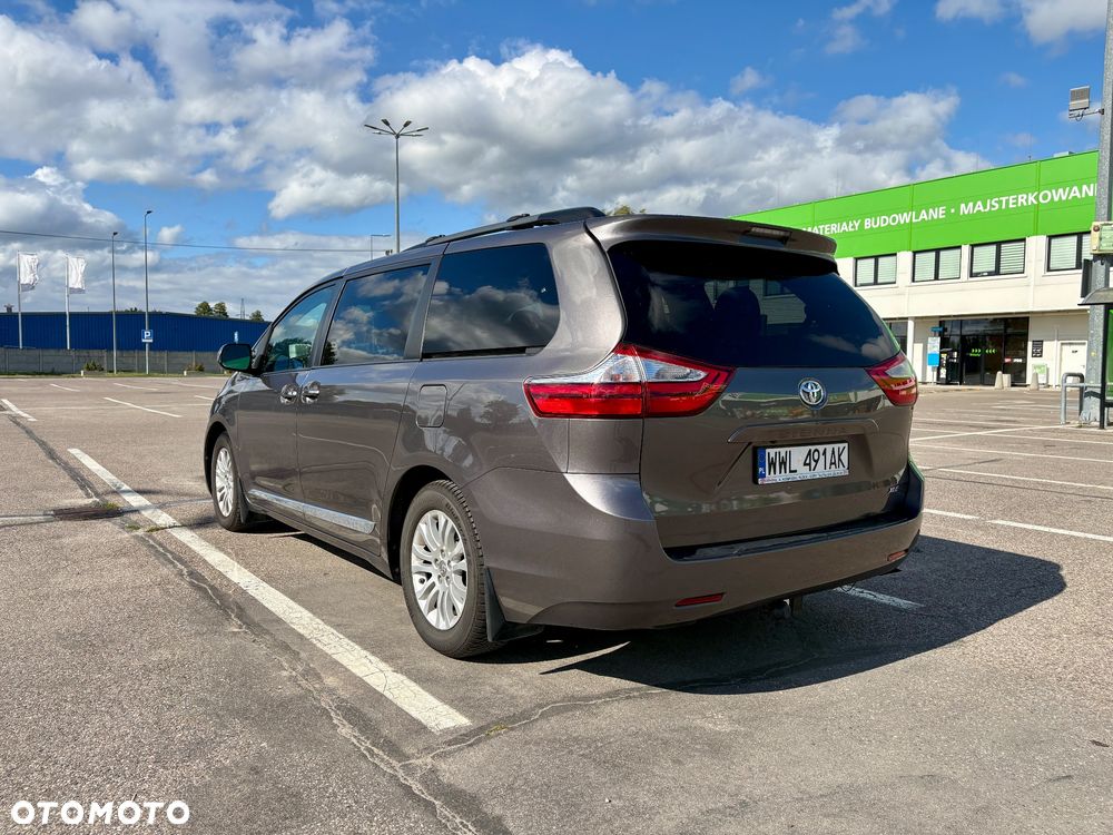 Toyota Sienna 3.5 V6 - 3