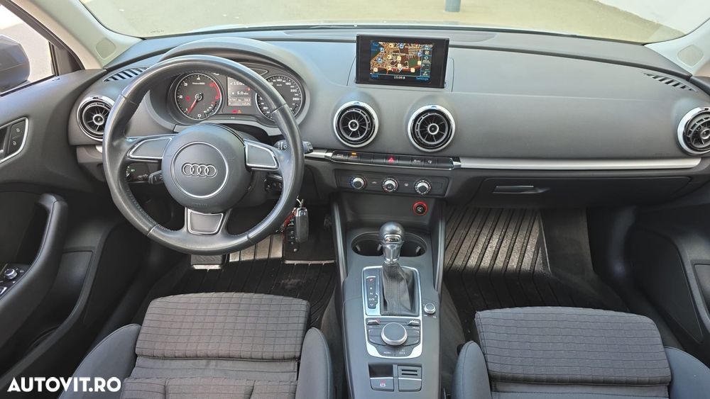 Audi A3 Sportback 1.6 TDI S tronic Ambiente - 5
