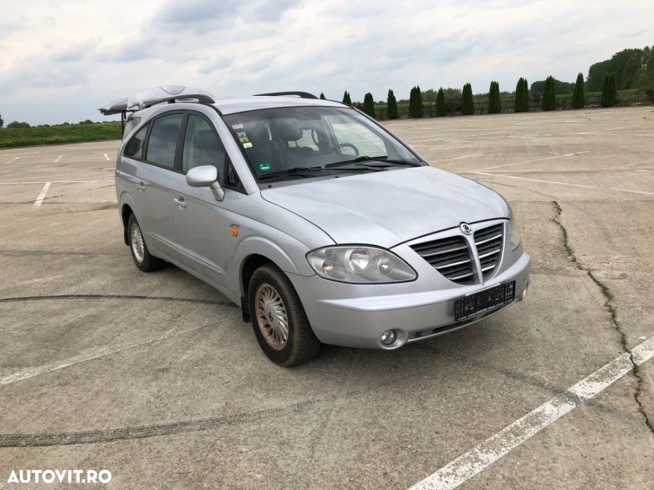 Dezmembrez SsangYong Rodius 4X4, an 2005, XDI 270 - 6