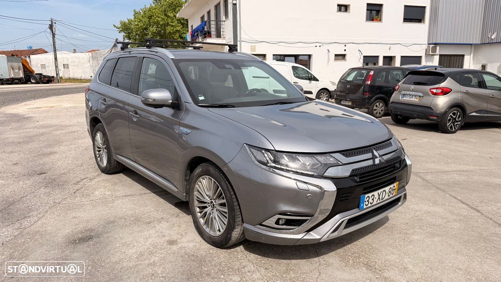 Mitsubishi Outlander - 3