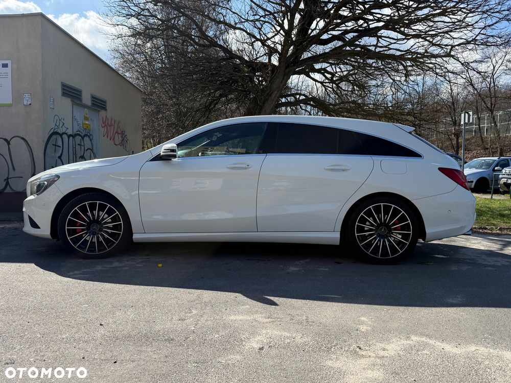 Mercedes-Benz CLA 200 - 32