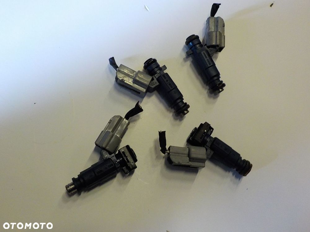 HYUNDAI I30 1.4 16V B WTRYSKIWACZ 35310-28000 - 1