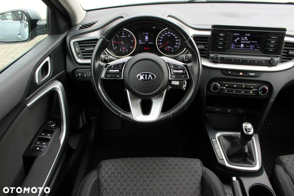 Kia Ceed 1.6 CRDi mHEV M - 9