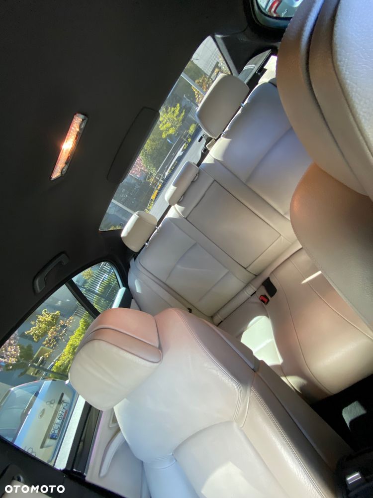 BMW Seria 5 525d xDrive - 33