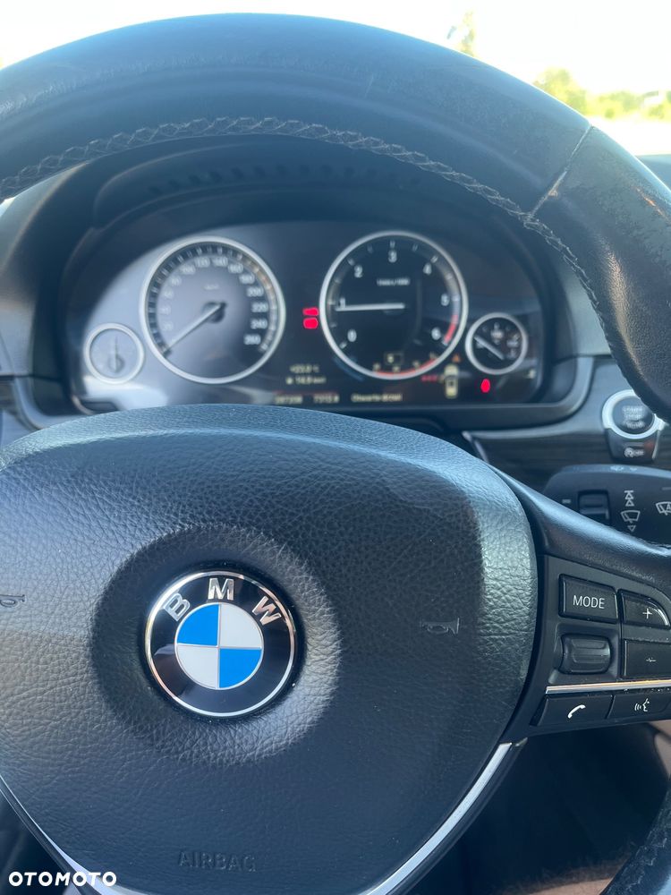 BMW Seria 5 520d Luxury Line - 9