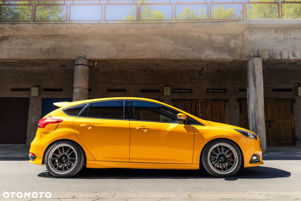 Ford Focus ST - 5