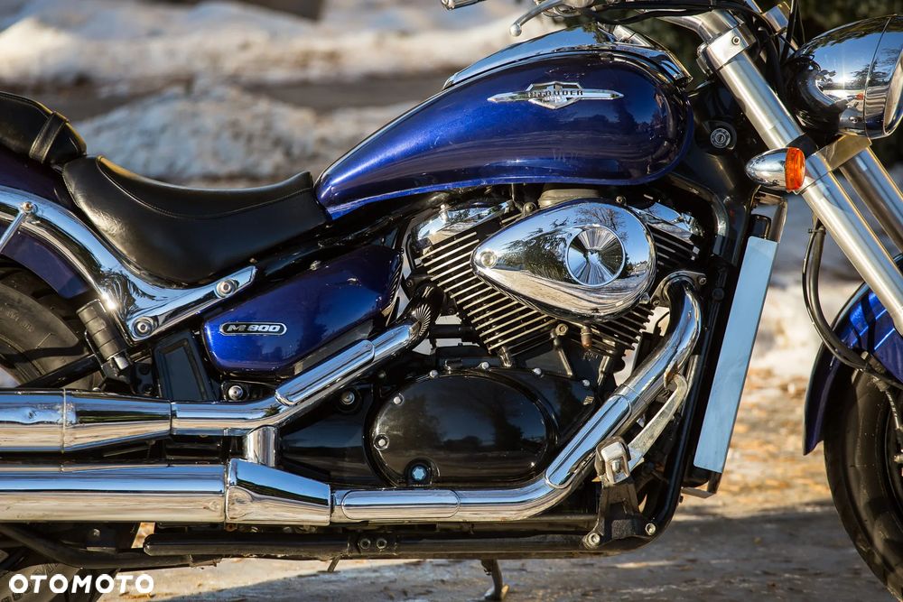Suzuki Intruder - 18