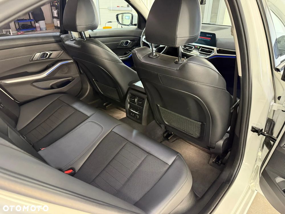 BMW Seria 3 318d Sport Line Shadow - 9